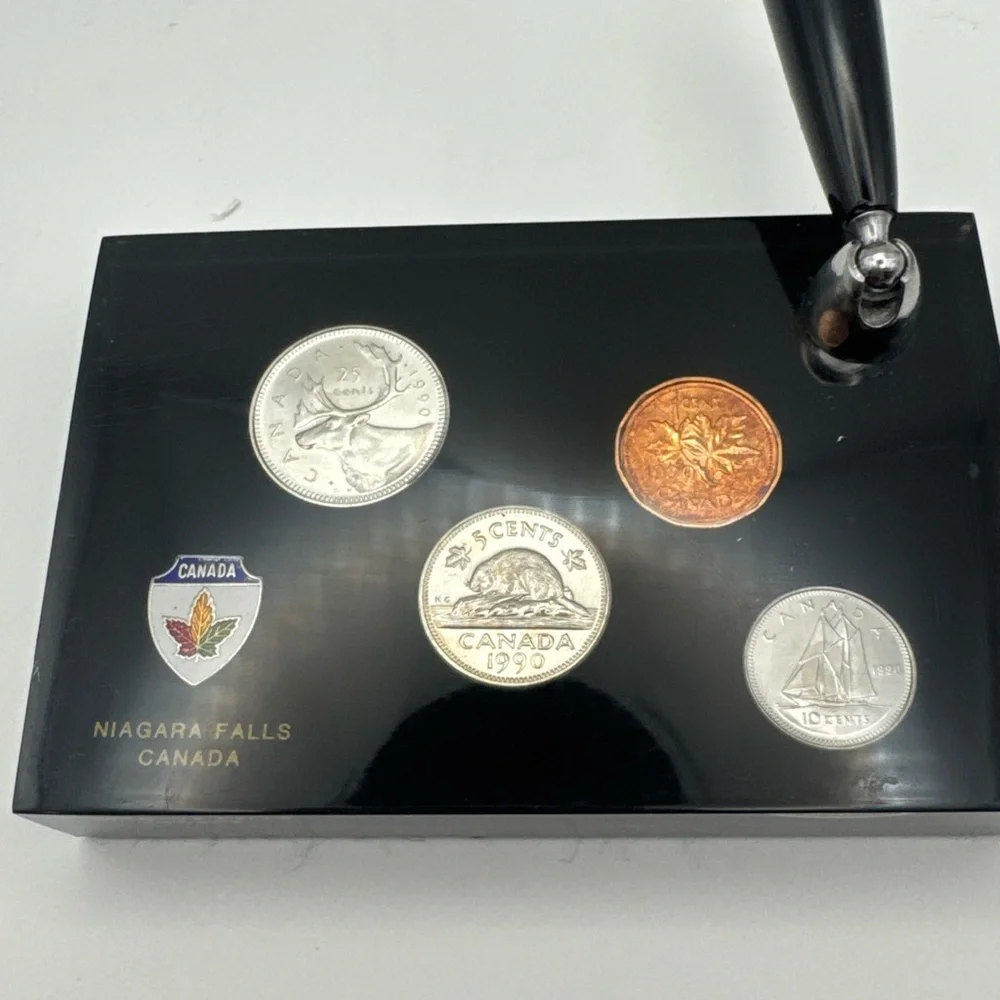 Niagara Falls Canada Souvenir Coin Display Pen Pencil Holder Desk Set